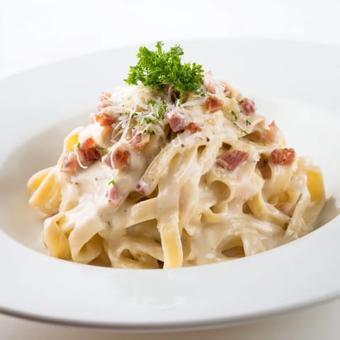 Creamy Garlic Bacon Pasta